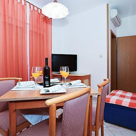 Apartments Lucija Sukošan エクステリア 写真