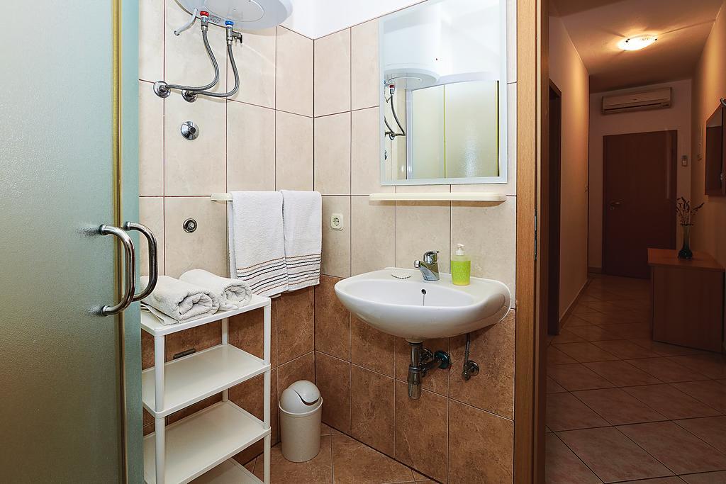 Apartments Lucija Sukošan エクステリア 写真