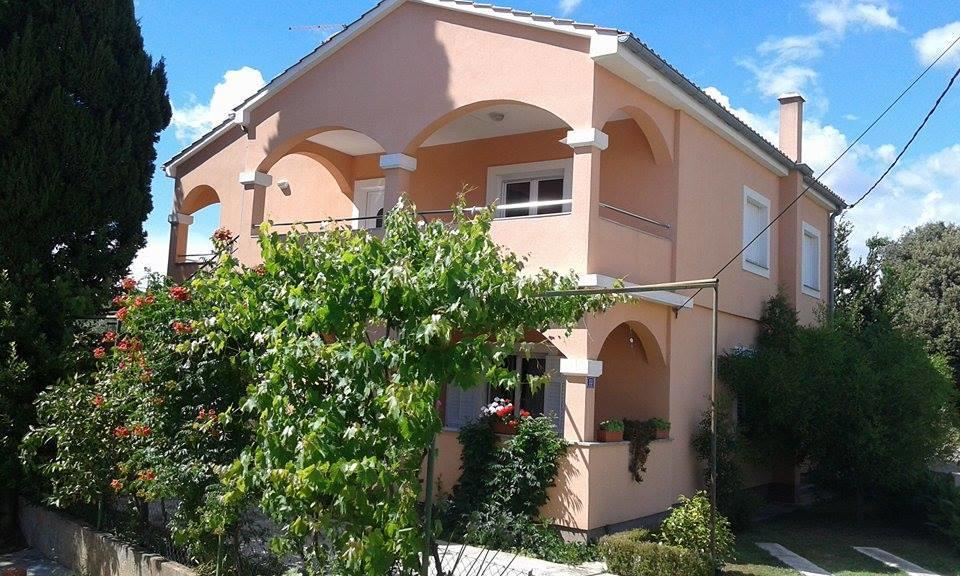Apartments Lucija Sukošan エクステリア 写真