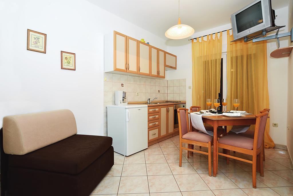 Apartments Lucija Sukošan エクステリア 写真