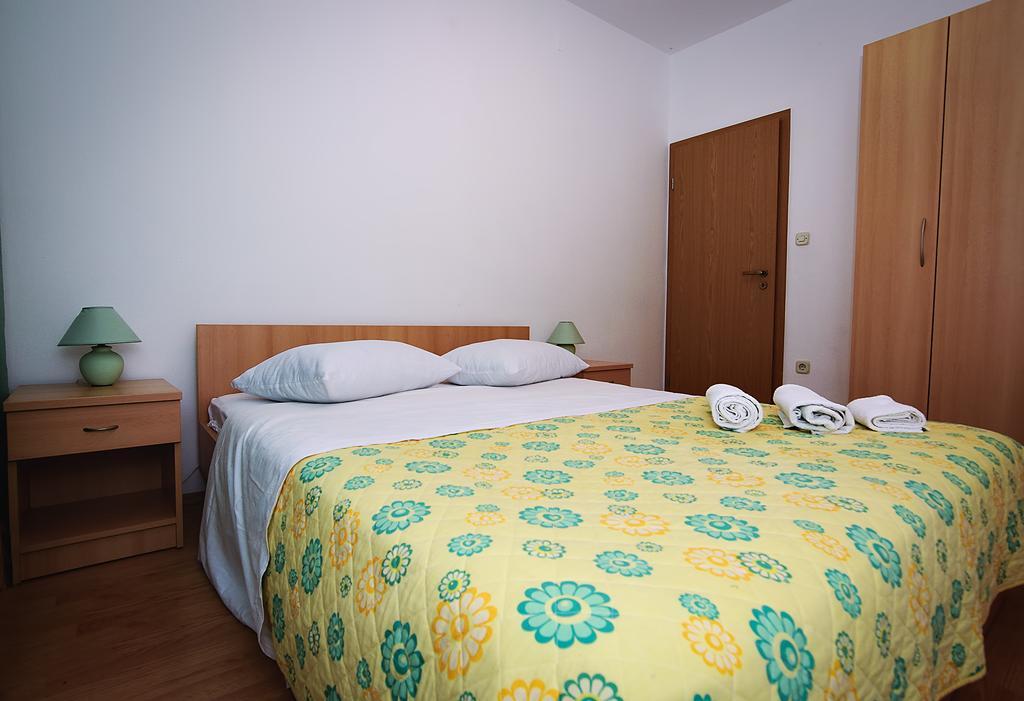 Apartments Lucija Sukošan エクステリア 写真